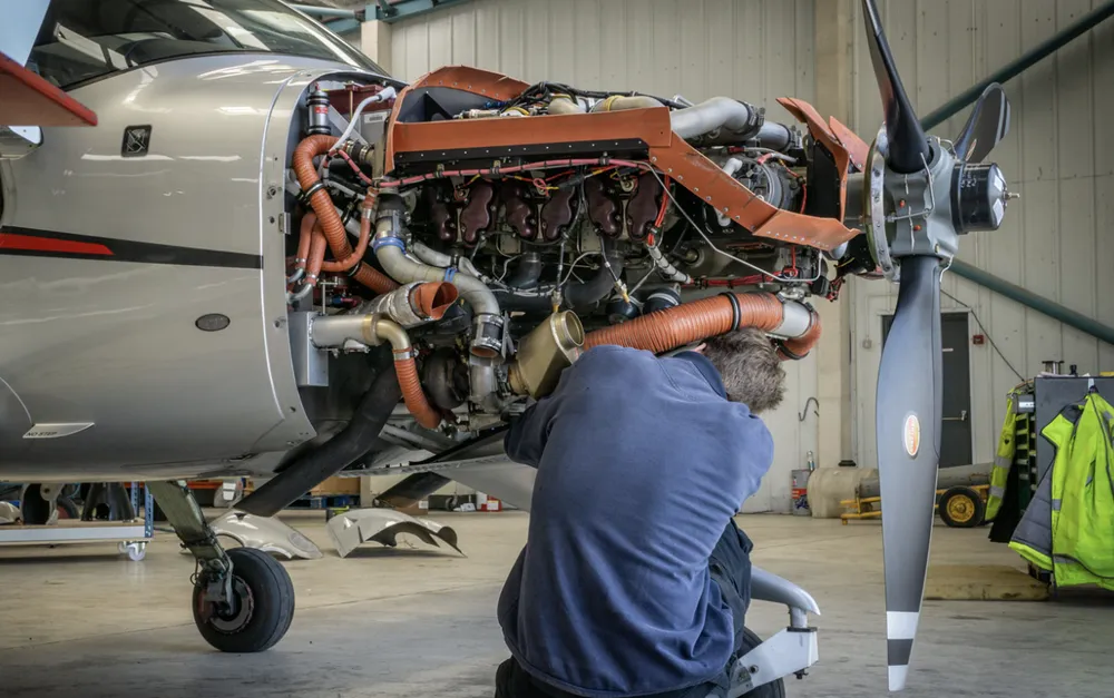 Aircraft engine inspection
